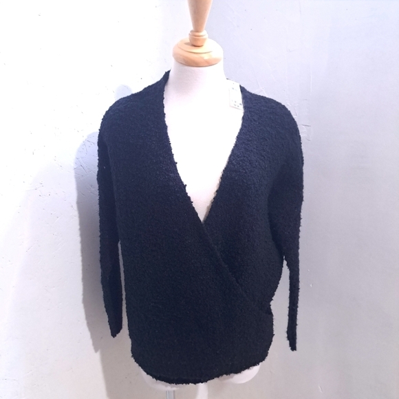 cloth Sweaters - Cloth | Women's Black crossed scoop v neck knit Sweater